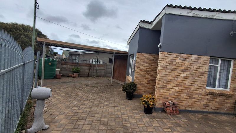 4 Bedroom Property for Sale in Humansdorp Eastern Cape